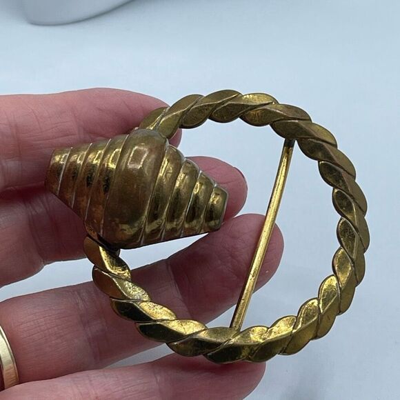Two Vintage twisted brass belt buckles - Picture 2 of 7